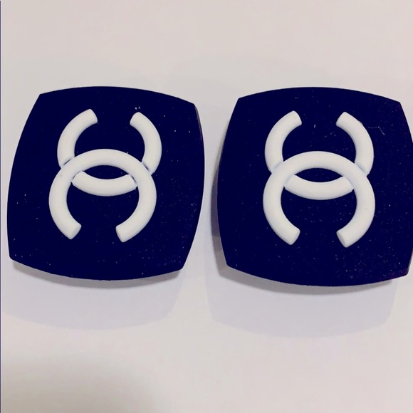 FREE WITH BUNDLE ๐ 2 pieces free w bundle - Picture 2 of 2